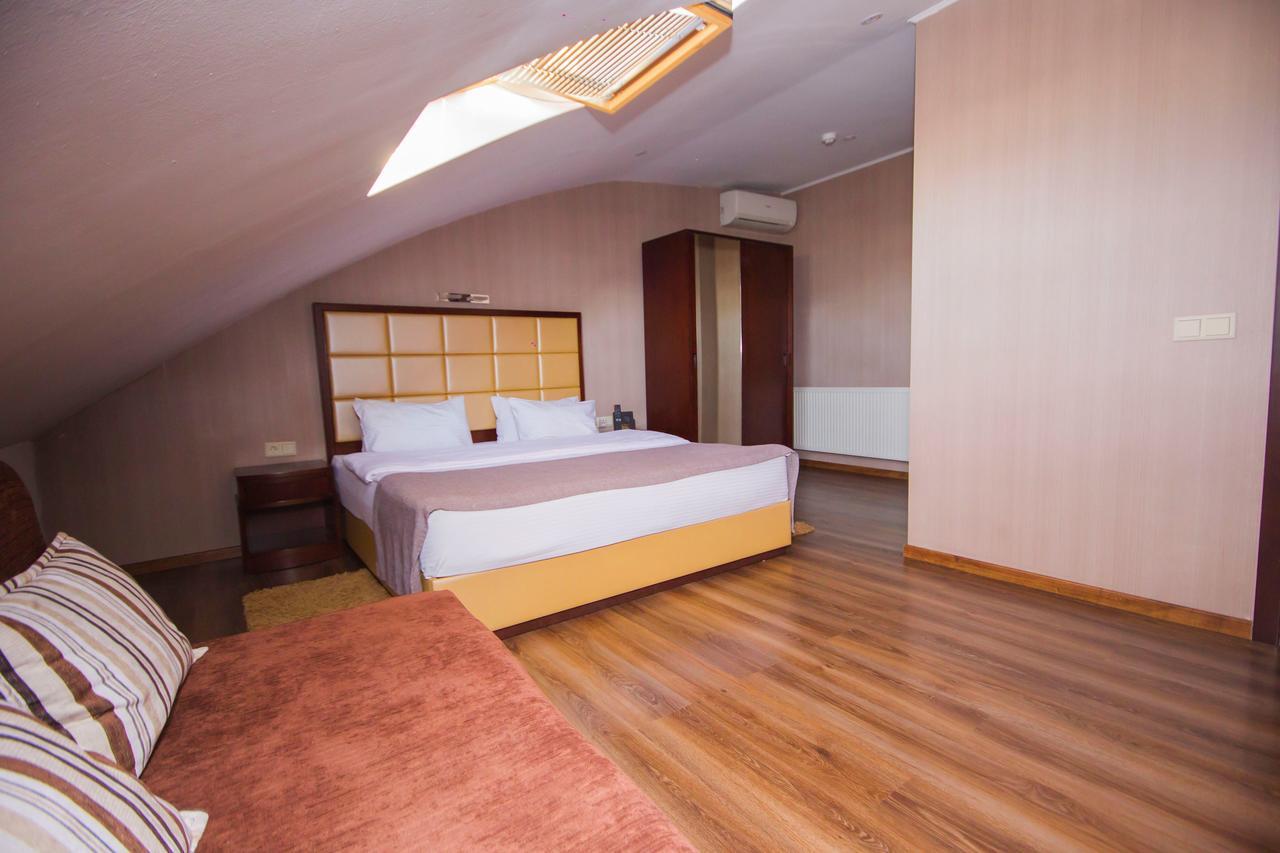 Hotel Orion Budget Tiflis Dış mekan fotoğraf